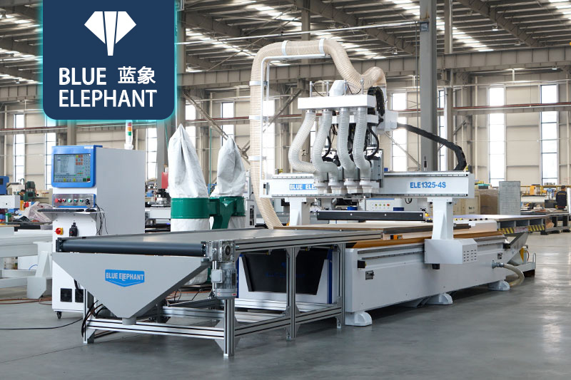 自動(dòng)上下料四工序開料機(jī) 自動(dòng)上下料四工序開料機(jī)