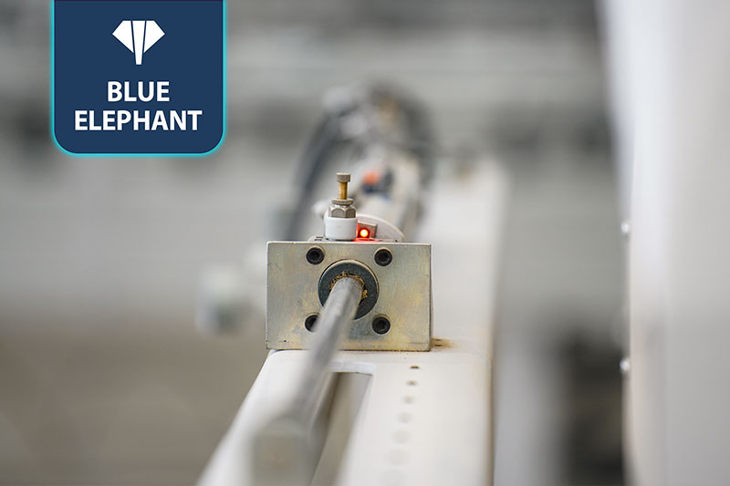 通過(guò)式四邊鋸