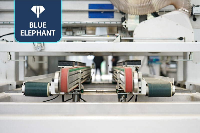 通過(guò)式四邊鋸