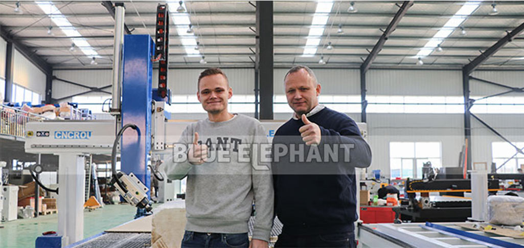 丹麥客戶到藍象數控廠區(qū)實地考察