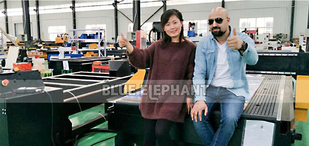 英國客戶到藍象數控廠區(qū)實地考察